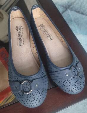Harborsides Women’s Size 8 Blue Leather Cut Out Ballet Flats Memory Foam Shoe
